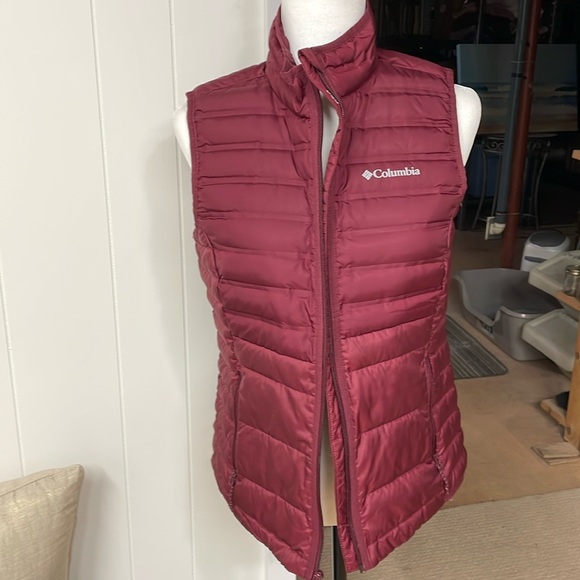 Columbia 650 down vest - woman’s small - Picture 1 of 12